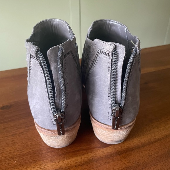 Vince Camuto Gray Suede Ankle Booties Women’s Size 8 – Western Boho Chic Fall - Picture 4 of 6